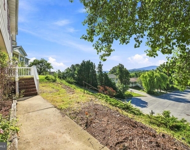 1183 River Bend Court - Photo Thumbnail 1