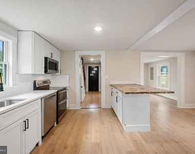 553 Highland Avenue - Photo Thumbnail 8