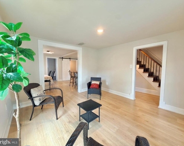 553 Highland Avenue - Photo Thumbnail 10