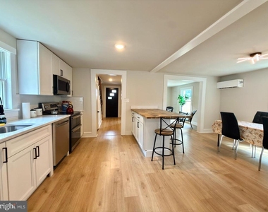553 Highland Avenue - Photo Thumbnail 9