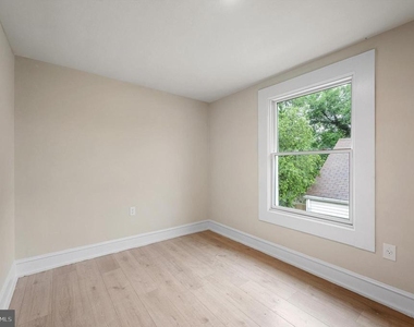 553 Highland Avenue - Photo Thumbnail 15