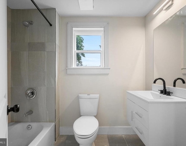 553 Highland Avenue - Photo Thumbnail 6