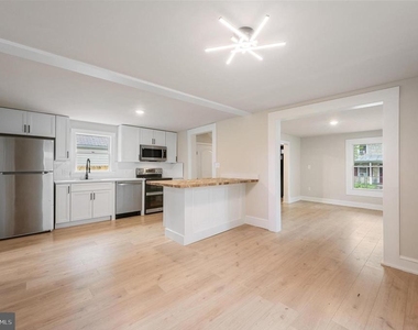 553 Highland Avenue - Photo Thumbnail 4