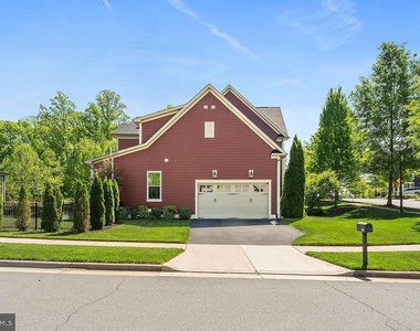 17243 Miss Packard Court - Photo Thumbnail 6