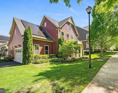 17243 Miss Packard Court - Photo Thumbnail 5