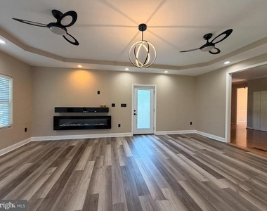 10214 Moss Tower Place - Photo Thumbnail 3