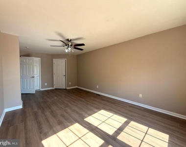 10214 Moss Tower Place - Photo Thumbnail 12