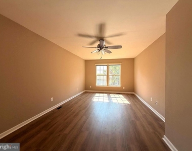 10214 Moss Tower Place - Photo Thumbnail 17