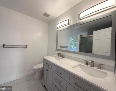 10214 Moss Tower Place - Photo Thumbnail 18