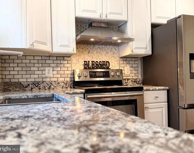 10214 Moss Tower Place - Photo Thumbnail 5