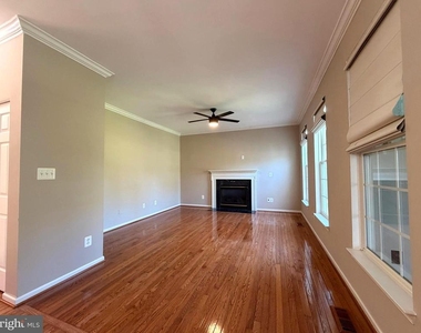 10214 Moss Tower Place - Photo Thumbnail 14