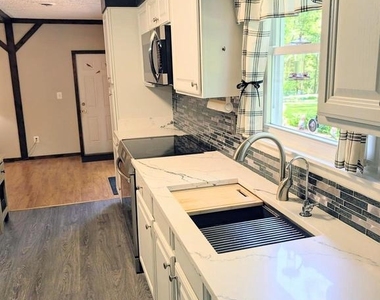 6997 Gilbeth Road - Photo Thumbnail 14