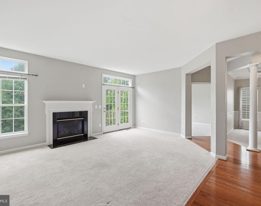 6008 Preswell Court - Photo Thumbnail 3