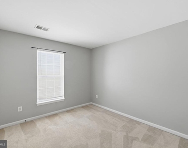 6008 Preswell Court - Photo Thumbnail 14