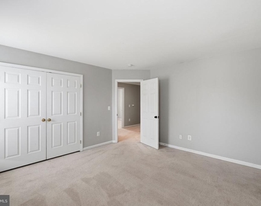6008 Preswell Court - Photo Thumbnail 10