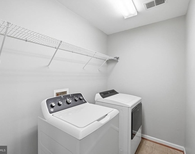 6008 Preswell Court - Photo Thumbnail 23