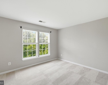 6008 Preswell Court - Photo Thumbnail 11
