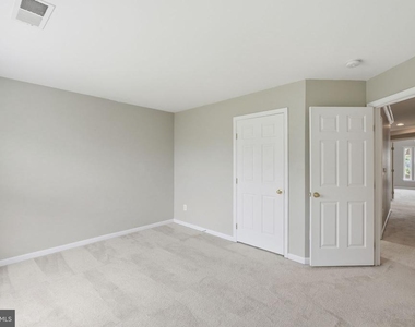 6008 Preswell Court - Photo Thumbnail 12