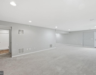 6008 Preswell Court - Photo Thumbnail 15