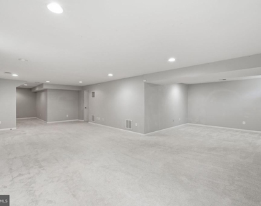 6008 Preswell Court - Photo Thumbnail 16