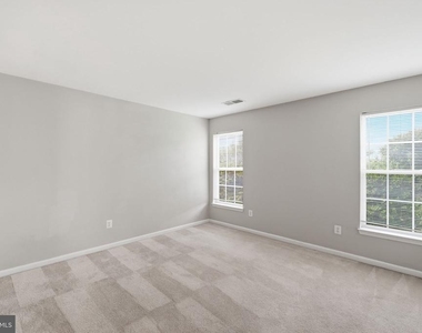 6008 Preswell Court - Photo Thumbnail 9