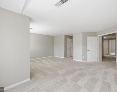 6008 Preswell Court - Photo Thumbnail 20