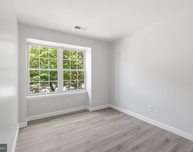 1921 Winslow Court - Photo Thumbnail 17