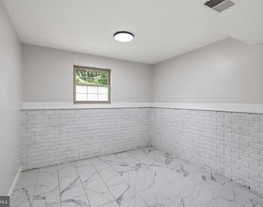 1921 Winslow Court - Photo Thumbnail 15