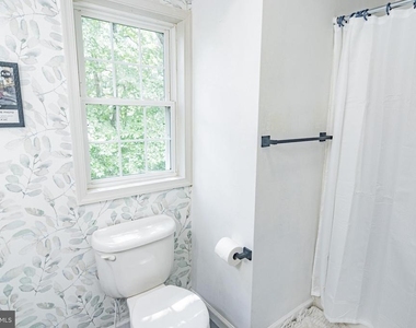 207 Madison Circle - Photo Thumbnail 14