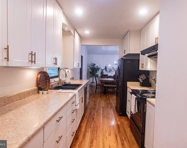 207 Madison Circle - Photo Thumbnail 11