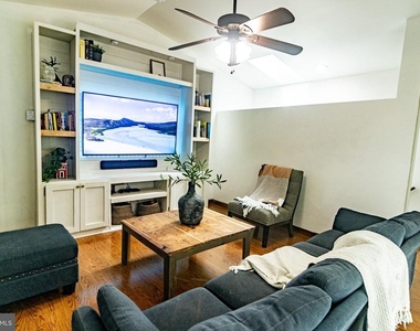 207 Madison Circle - Photo Thumbnail 31
