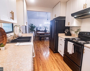 207 Madison Circle - Photo Thumbnail 12