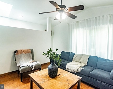 207 Madison Circle - Photo Thumbnail 29