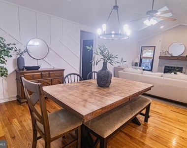 207 Madison Circle - Photo Thumbnail 7