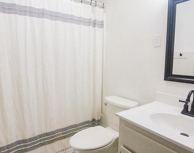 207 Madison Circle - Photo Thumbnail 13