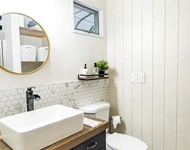 207 Madison Circle - Photo Thumbnail 23
