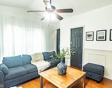 207 Madison Circle - Photo Thumbnail 32