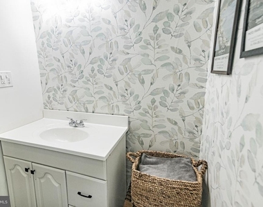 207 Madison Circle - Photo Thumbnail 15