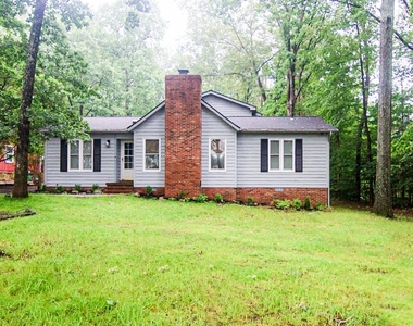 207 Madison Circle - Photo Thumbnail 1