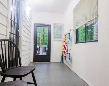 207 Madison Circle - Photo Thumbnail 25