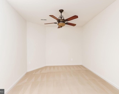 43698 Chicacoan Creek Square - Photo Thumbnail 15