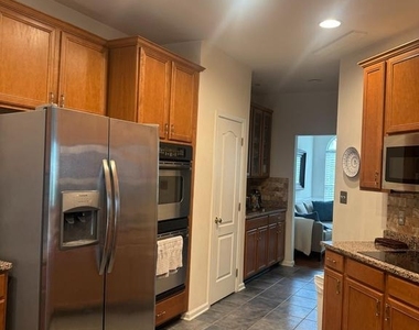 138 Ivy Hills Terrace - Photo Thumbnail 5