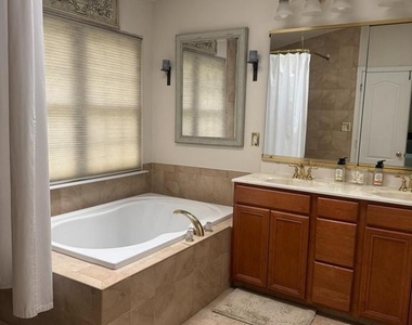 138 Ivy Hills Terrace - Photo Thumbnail 11