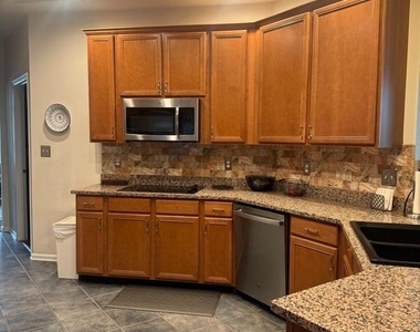 138 Ivy Hills Terrace - Photo Thumbnail 7