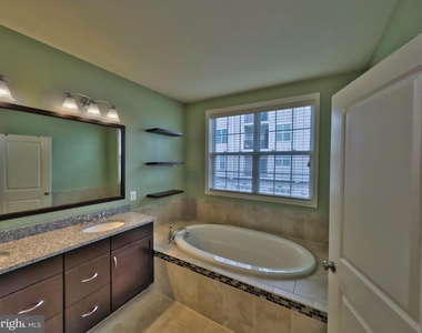 23542 Buckland Farm Terrace - Photo Thumbnail 14