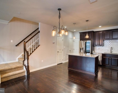 23542 Buckland Farm Terrace - Photo Thumbnail 4