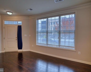 23542 Buckland Farm Terrace - Photo Thumbnail 1