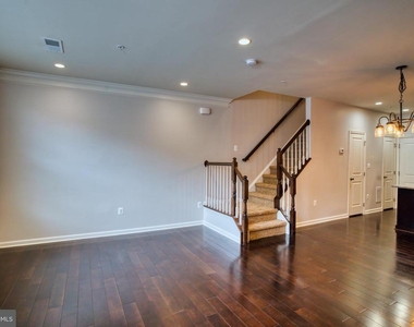 23542 Buckland Farm Terrace - Photo Thumbnail 2