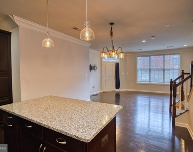 23542 Buckland Farm Terrace - Photo Thumbnail 6