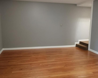 544 Rockbridge Drive Se - Photo Thumbnail 2
